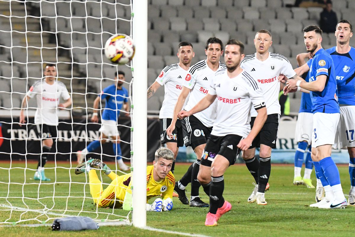 Hagi a atacat arbitrajul după înfrângerea cu U Cluj: „Am avut penalty”