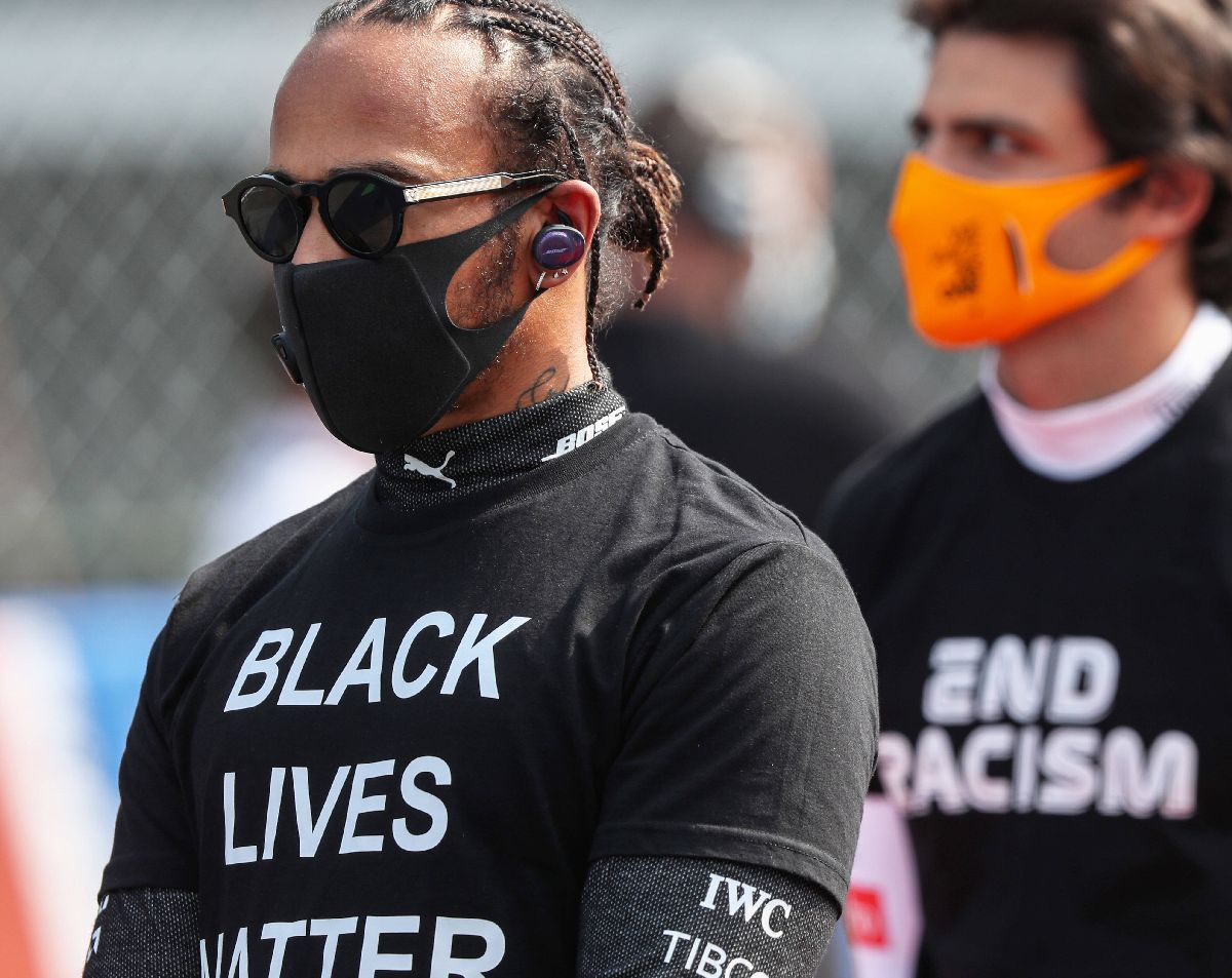 Lewis Hamilton și mesajele civice afișate de-a lungul timpului pe circuitele de Formula 1