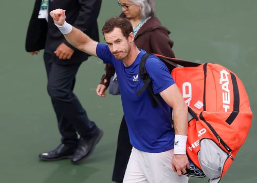 Andy Murray salută publicul după eliminarea de la Dubai Foto: Imago