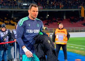 „Bunicul” iese în calea lui Cristi Chivu » Cine va intra în poarta adversarei Parmei după accidentarea lui Sava!