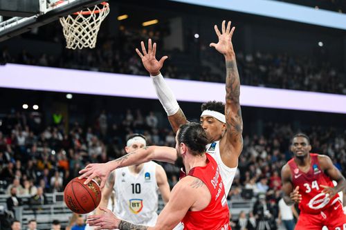 Karel Guzman și Gediminas Orelik nu vor mai putea evolua în acest sezon/Foto: Imago Images