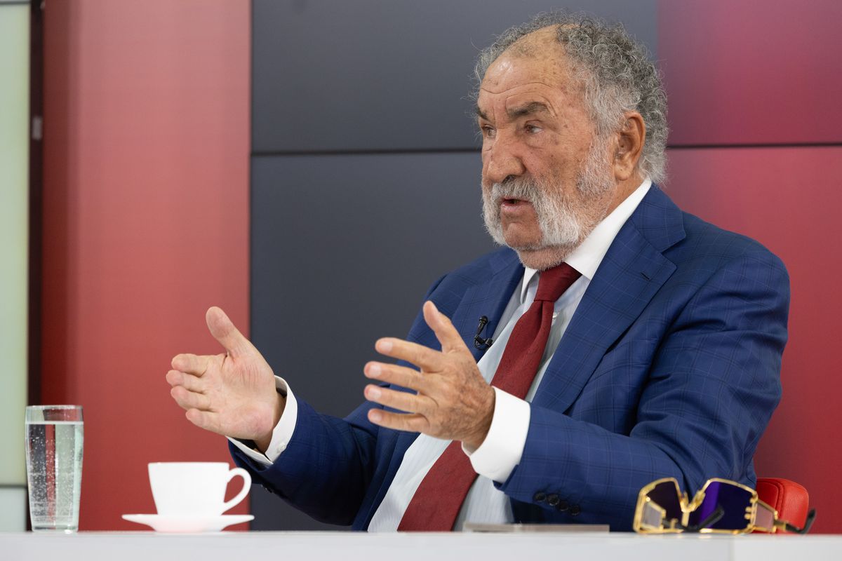 Ion Țiriac e Top Gun: „Mi-am cumpărat un avion care aterizează în curte la mine” » Testele spectaculoase pe care le face și de ce nu pilotează niciodată elicopterul pe care-l deține