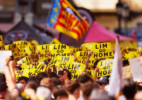 Peter Lim, actualul proprietar al clubului Valencia, caută un cumpărător și a oferit echipa PSG-ului