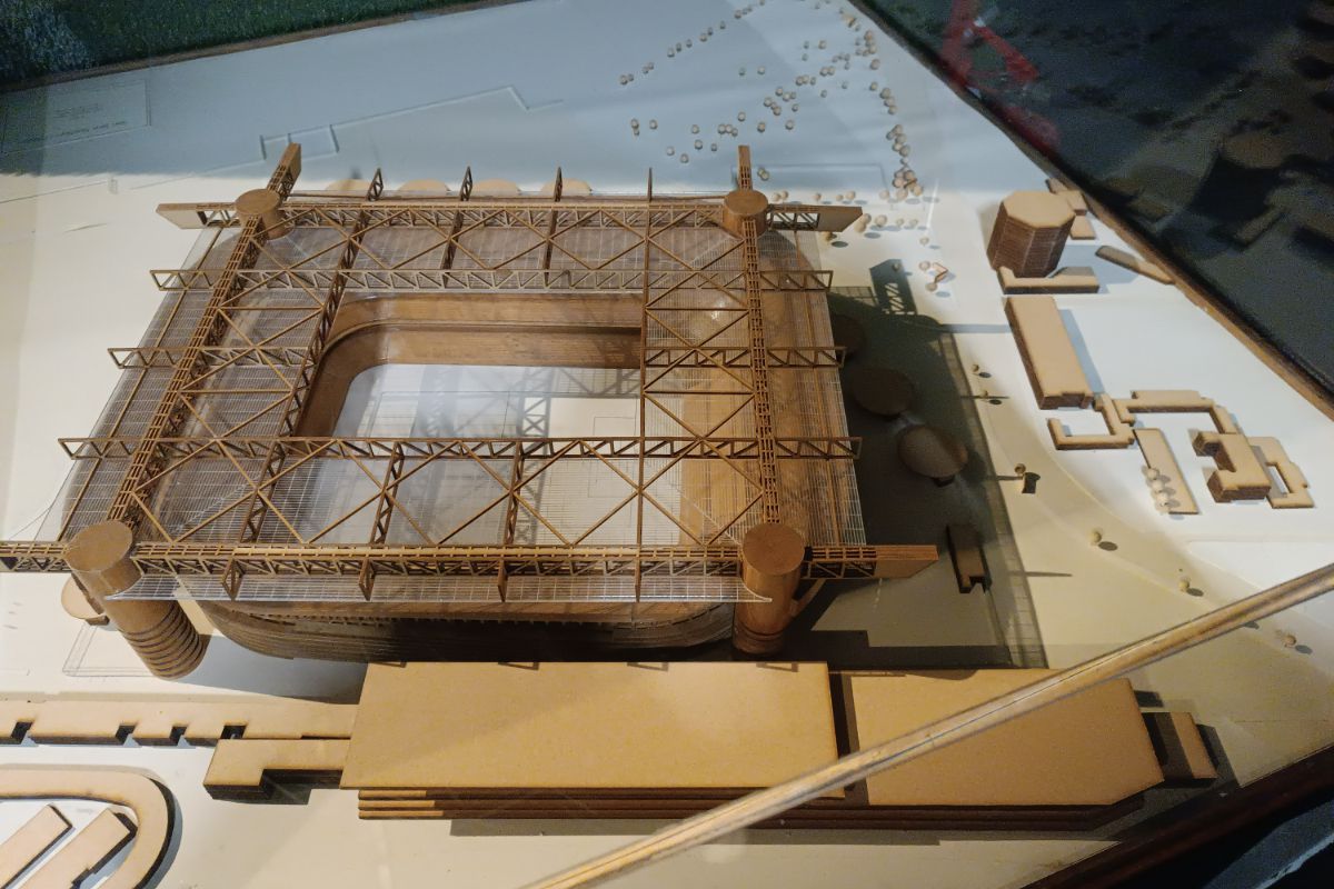 Trofeul Stelei, expus la muzeul stadionului San Siro din Milano
