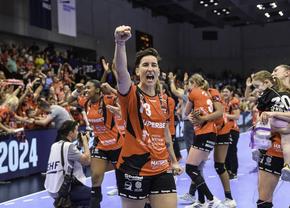 Gloria Bistrița se alătură lui CSM București în Liga Campionilor, Baia Mare nu a primit aprobarea EHF