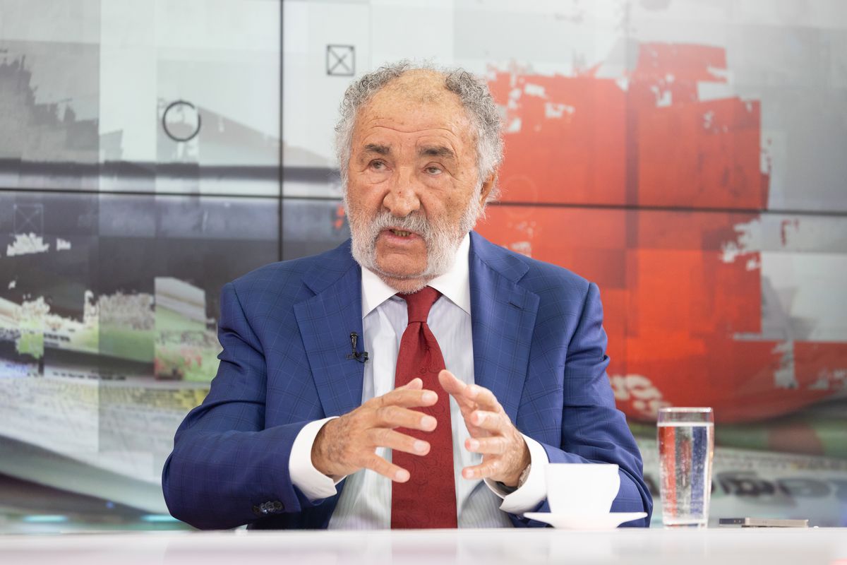 Ion Țiriac e Top Gun: „Mi-am cumpărat un avion care aterizează în curte la mine” » Testele spectaculoase pe care le face și de ce nu pilotează niciodată elicopterul pe care-l deține