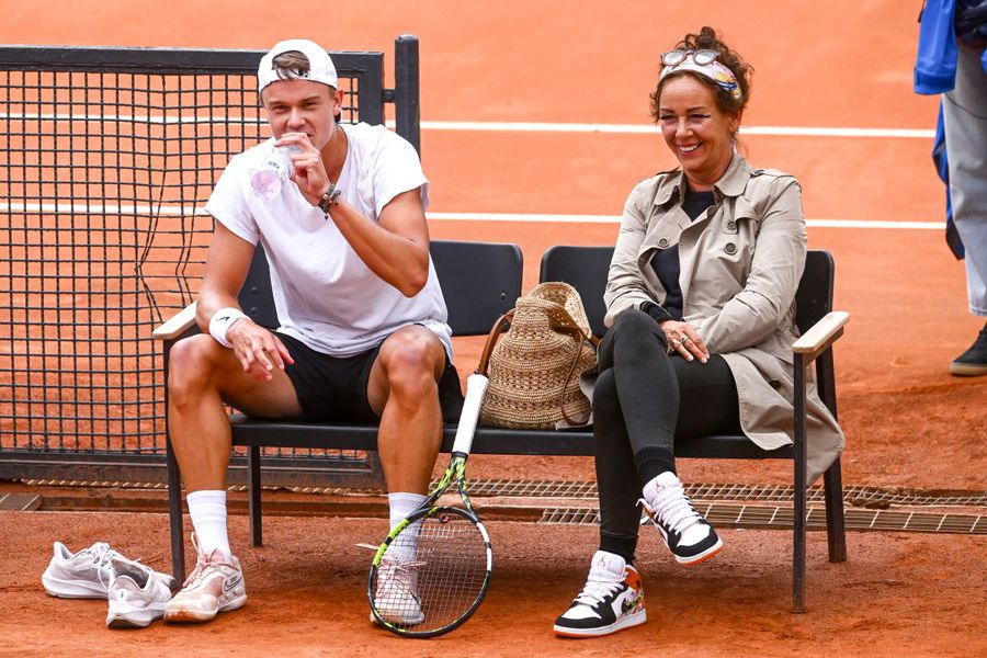 Mama unui jucător important intervine în cazul Sinner, cerând schimbarea unor reguli: „Jucătorii o vor lua razna de teamă, nu pot mânca banane organice toată ziua”