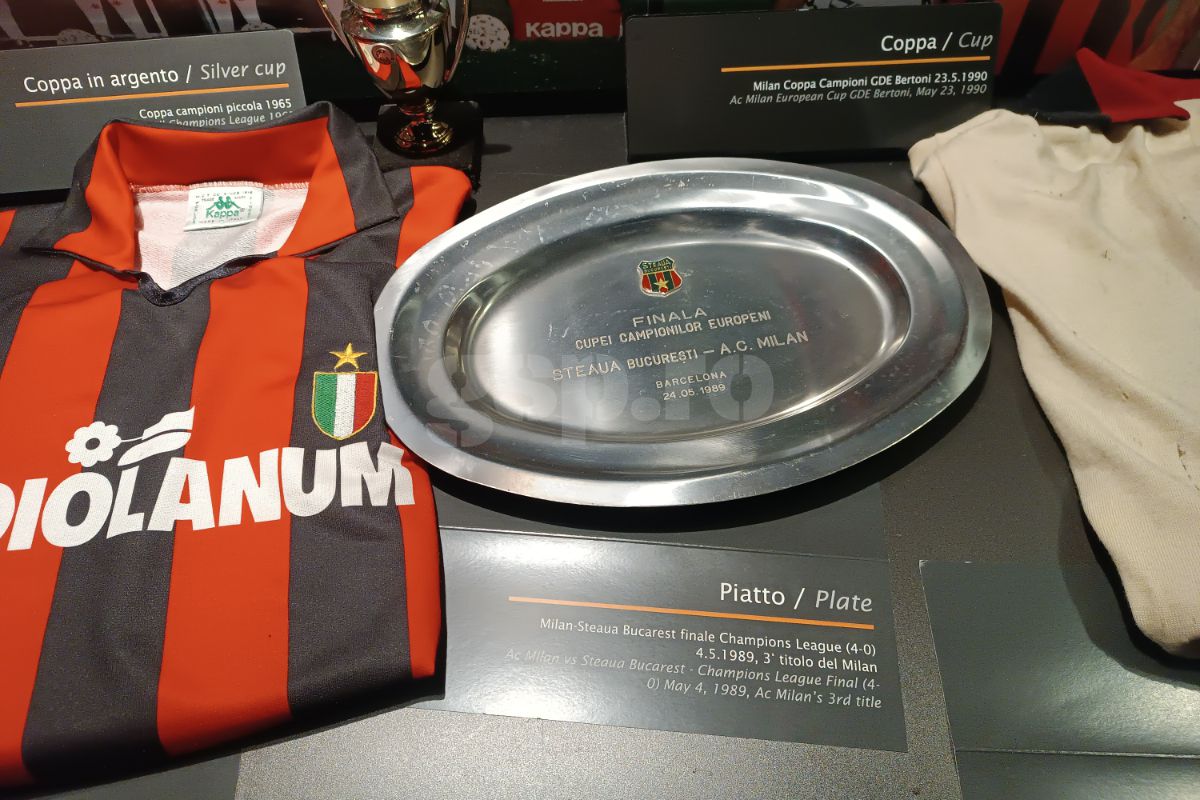 Trofeul Stelei, expus la muzeul stadionului San Siro din Milano