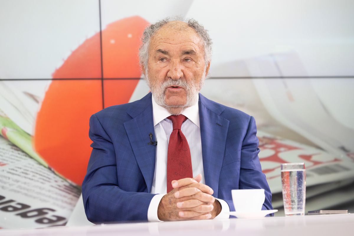 Ion Țiriac e Top Gun: „Mi-am cumpărat un avion care aterizează în curte la mine” » Testele spectaculoase pe care le face și de ce nu pilotează niciodată elicopterul pe care-l deține