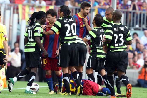Episodul care a provocat o altercație în Barcelona - Hercules 0-2, din sezonul 2010-2011 din LaLiga / Foto: Imago