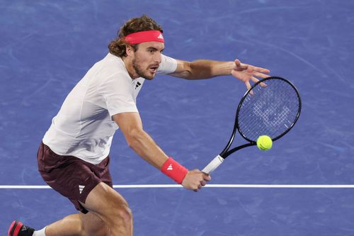 Stefanos Tsitsipas în acțiune la Dubai 2025 Foto: Imago Images