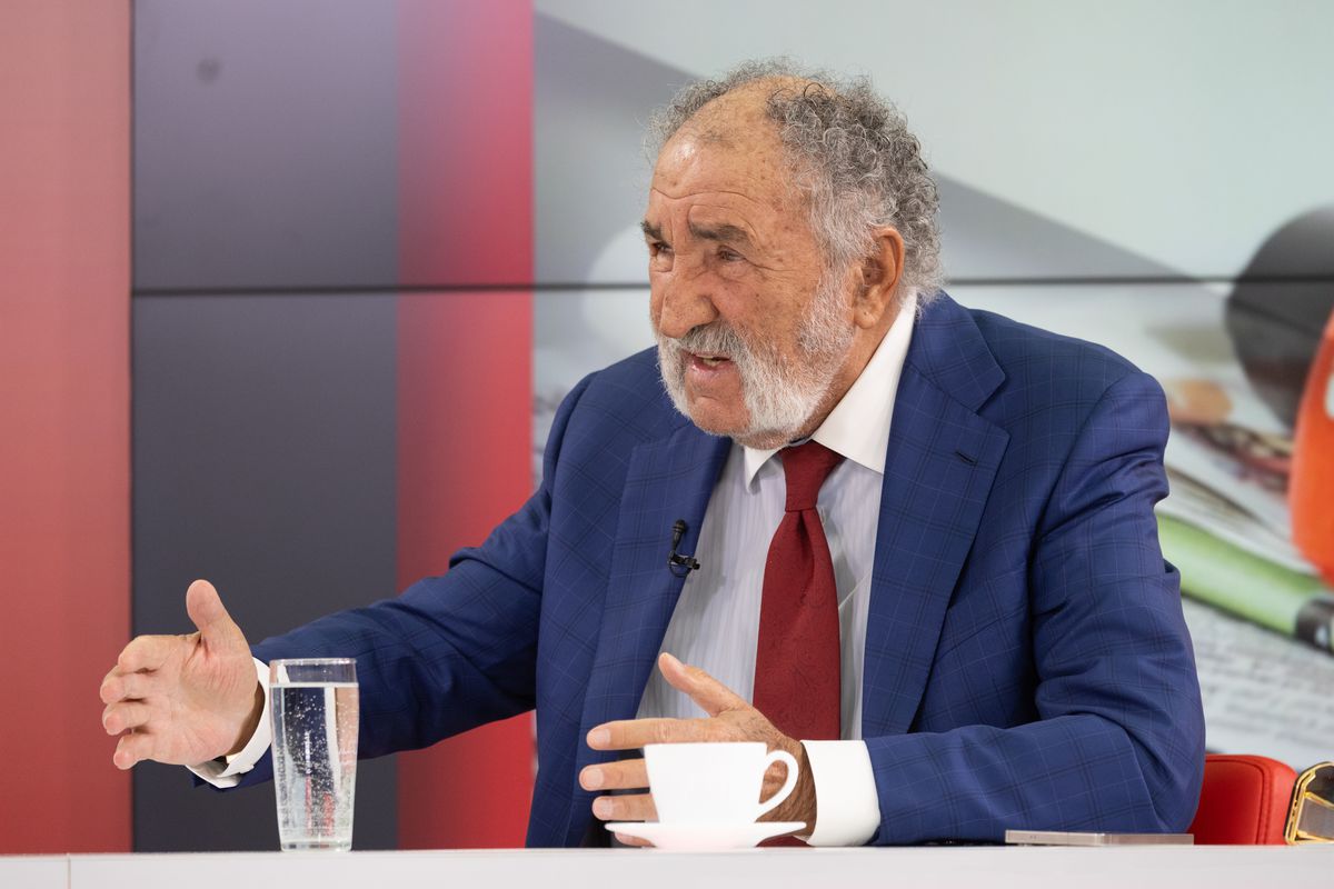 Ion Țiriac e Top Gun: „Mi-am cumpărat un avion care aterizează în curte la mine” » Testele spectaculoase pe care le face și de ce nu pilotează niciodată elicopterul pe care-l deține