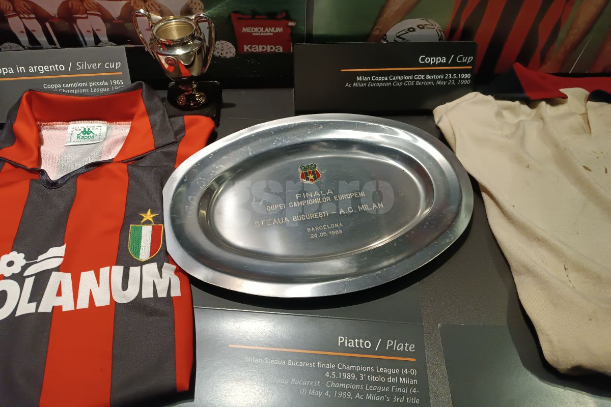 Trofeul Stelei, expus la muzeul stadionului San Siro din Milano