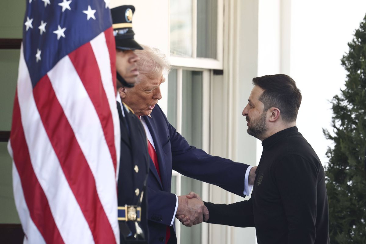 Imagini de la Casa Albă, din timpul tensionatei întâlniri Trump - Zelenski