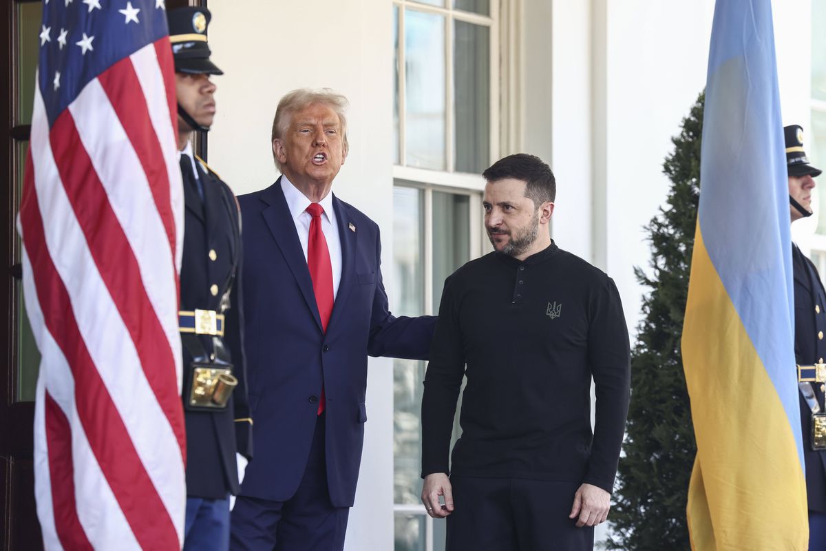 Imagini de la Casa Albă, din timpul tensionatei întâlniri Trump - Zelenski