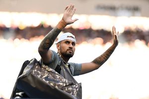 Nick Kyrgios l-a lăudat pe Djokovic imediat după terminarea meciului de la Wimbledon: „Sălbatic!”