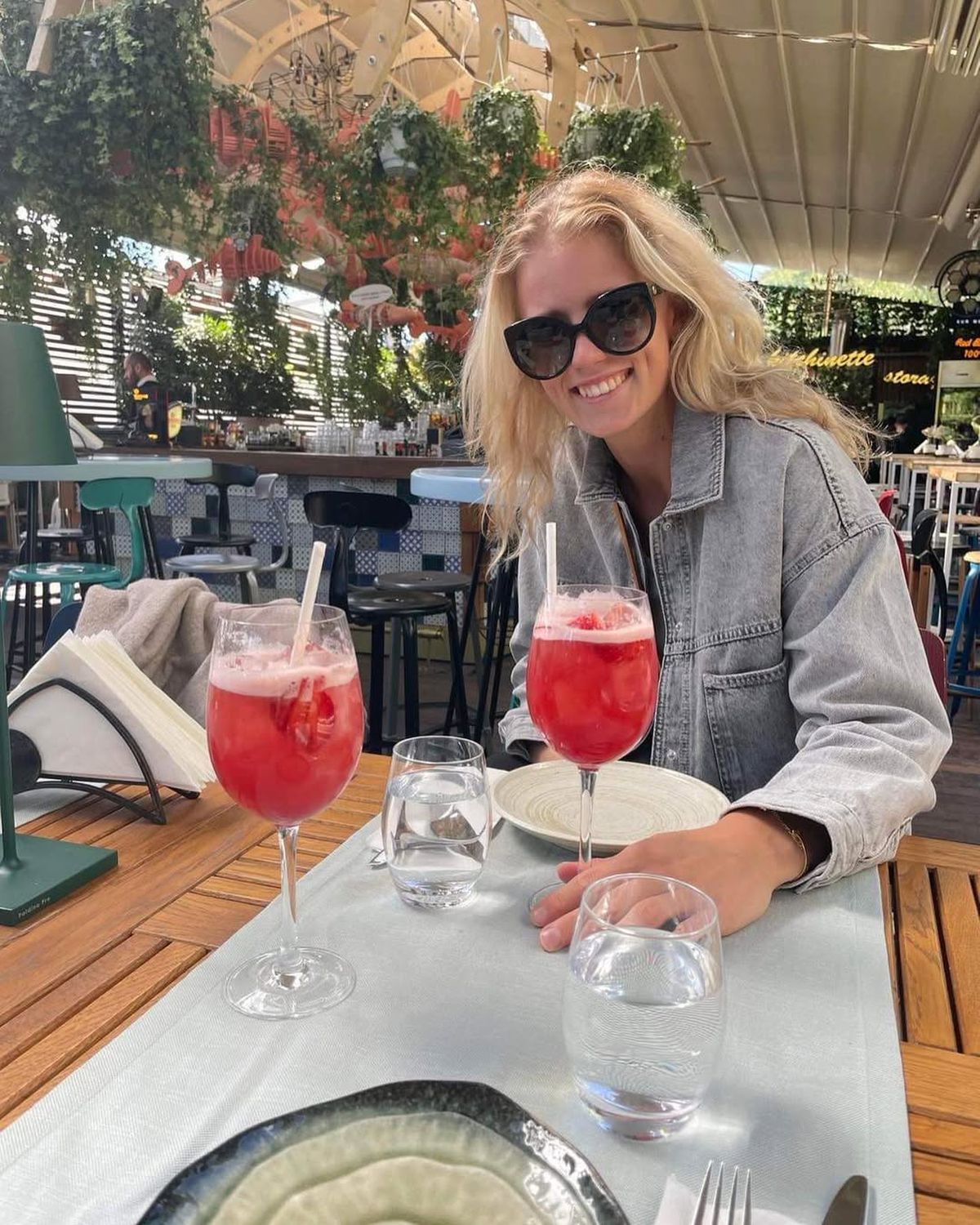 Încă o handbalistă de top din „Liga Florilor” pleacă în Ungaria: „Acasă nu puteam trăi din handbal, mai aveam un job! Vâlcea a fost prima echipă profesionistă din carieră”