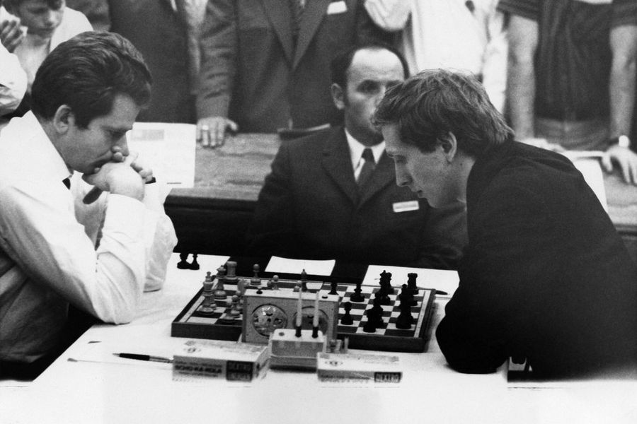 Boris Spasski, șahistul care a pierdut ”Meciul Secolului” » Legendarul campion s-a stins din viață la 88 de ani Cine a fost Boris Spasski, șahistul care a pierdut ”Meciul Secolului” » Legendarul campion s-a stins din viață la 88 de ani