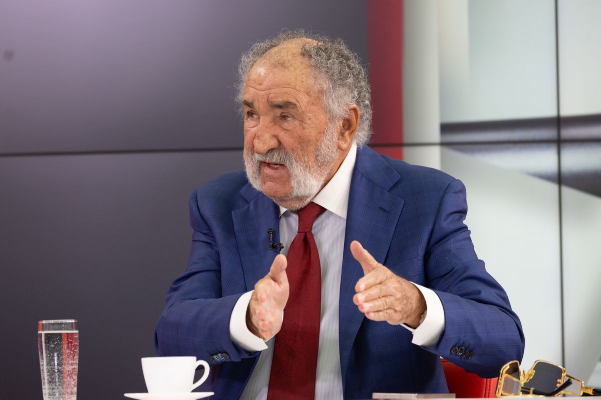 Ion Țiriac e Top Gun: „Mi-am cumpărat un avion care aterizează în curte la mine” » Testele spectaculoase pe care le face și de ce nu pilotează niciodată elicopterul pe care-l deține