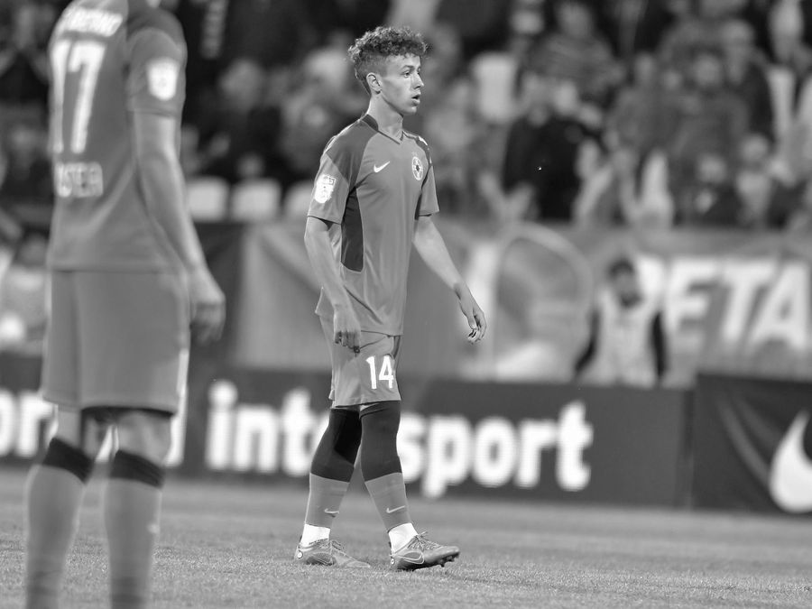 Luca Manolache în tricoul celor de la FCSB Mihai Stoica, îndurerat de moartea lui Luca Manolache: „Unul dintre liderii generației”