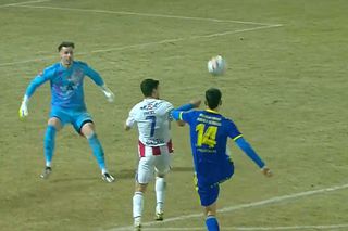 Fază hilară în Superliga » Cum a putut să-și dea autogol fostul jucător de la Rapid