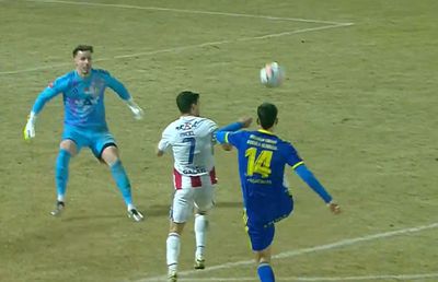 Fază hilară în Superliga » Cum a putut să-și dea autogol fostul jucător de la Rapid