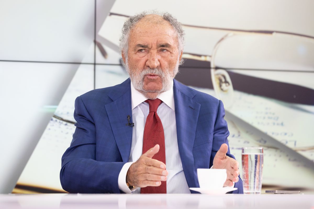 Ion Țiriac e Top Gun: „Mi-am cumpărat un avion care aterizează în curte la mine” » Testele spectaculoase pe care le face și de ce nu pilotează niciodată elicopterul pe care-l deține