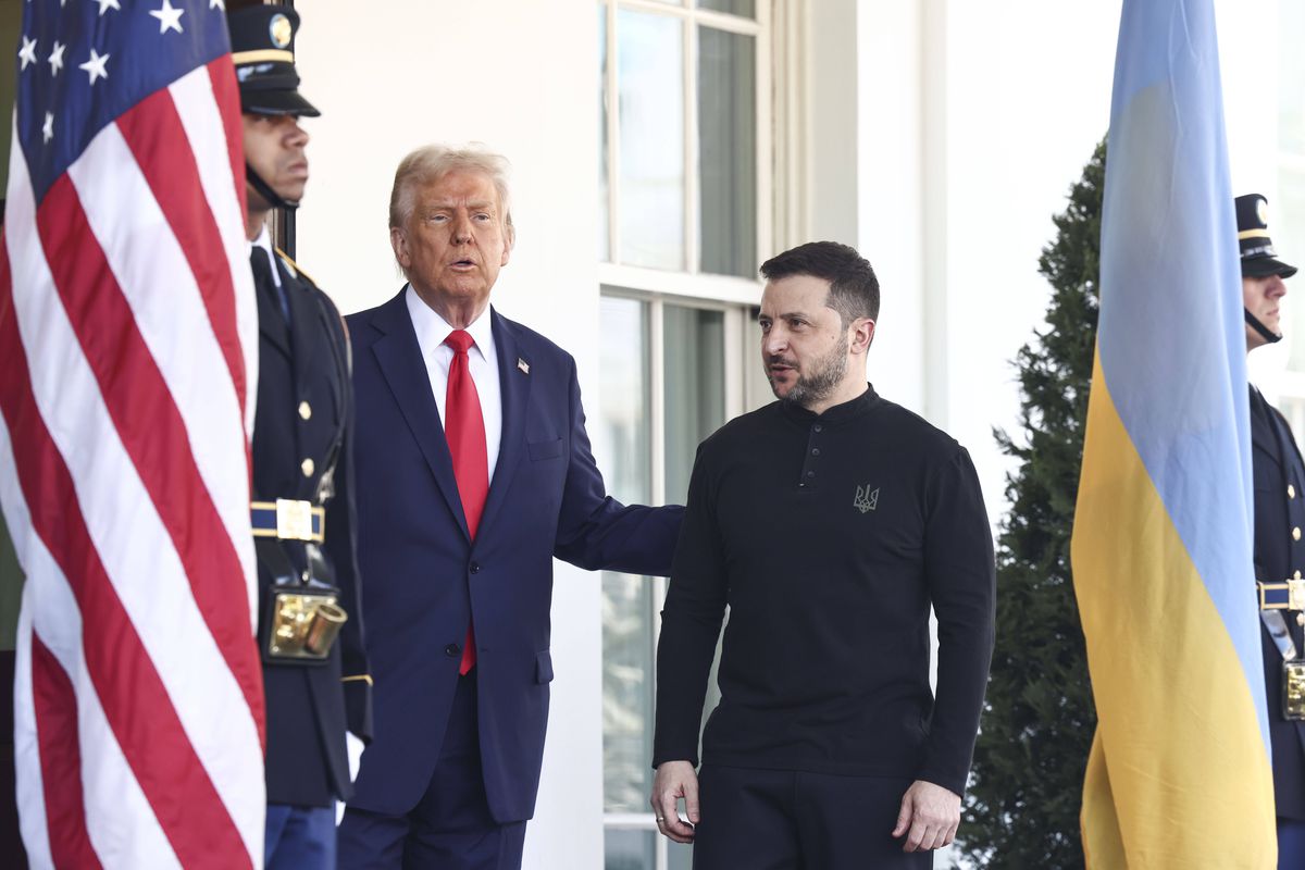 Imagini de la Casa Albă, din timpul tensionatei întâlniri Trump - Zelenski