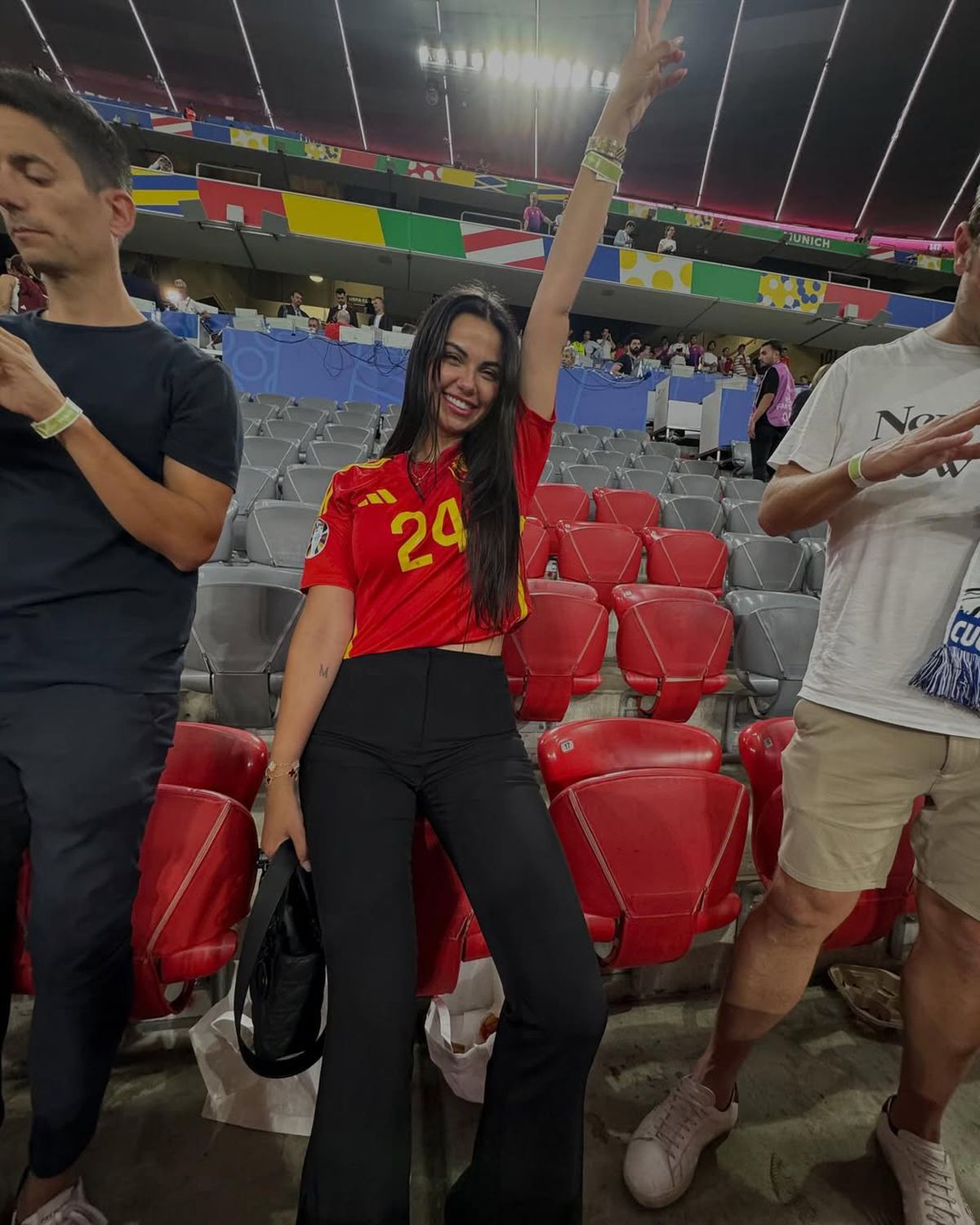 Campionul european era să o „comită” cu partenera » Gluma făcută chiar de aniversare