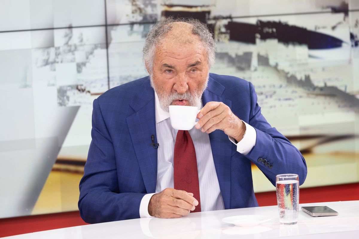 Ion Țiriac e Top Gun: „Mi-am cumpărat un avion care aterizează în curte la mine” » Testele spectaculoase pe care le face și de ce nu pilotează niciodată elicopterul pe care-l deține