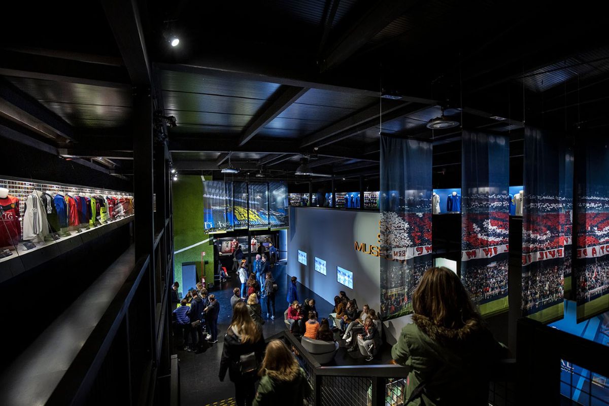 Trofeul Stelei, expus la muzeul stadionului San Siro din Milano