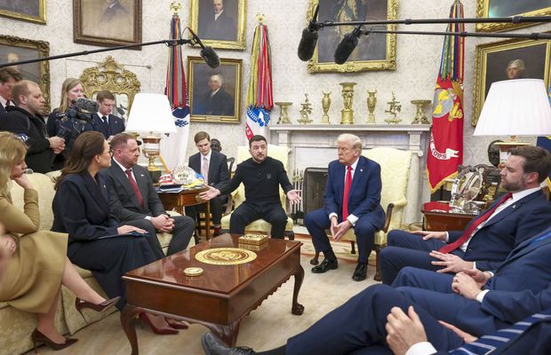 Înaintea dialogului încins de la Casa Albă, Volodimir Zelenski îi dăduse lui Donald Trump un cadou prețios din lumea sportului! Imaginile au apărut pe internet