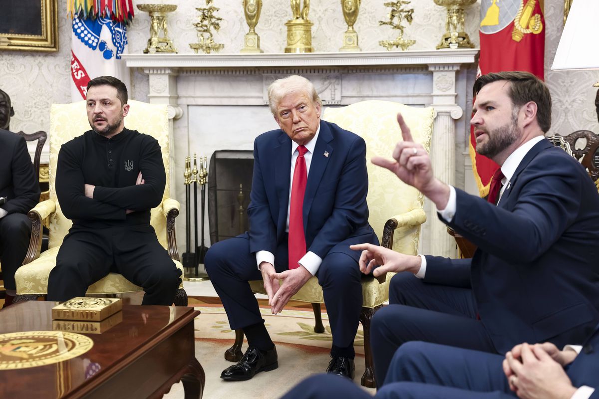 Imagini de la Casa Albă, din timpul tensionatei întâlniri Trump - Zelenski