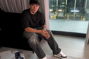 „Nicăieri nu mai ești în siguranță” » Dinamovistul Amzăr e în Dubai, orașul vizat de rachetele Iranului: „N-ai pe unde să scoți cămașa”