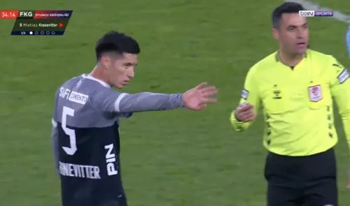 Matias Kranevitter face semn către banca de rezerve că vrea să continue în meciul Trabzonspor - Karagumruk 3-1 / Foto: X