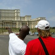 Meride, prin București alături de fostul portar Gregory Delwarte