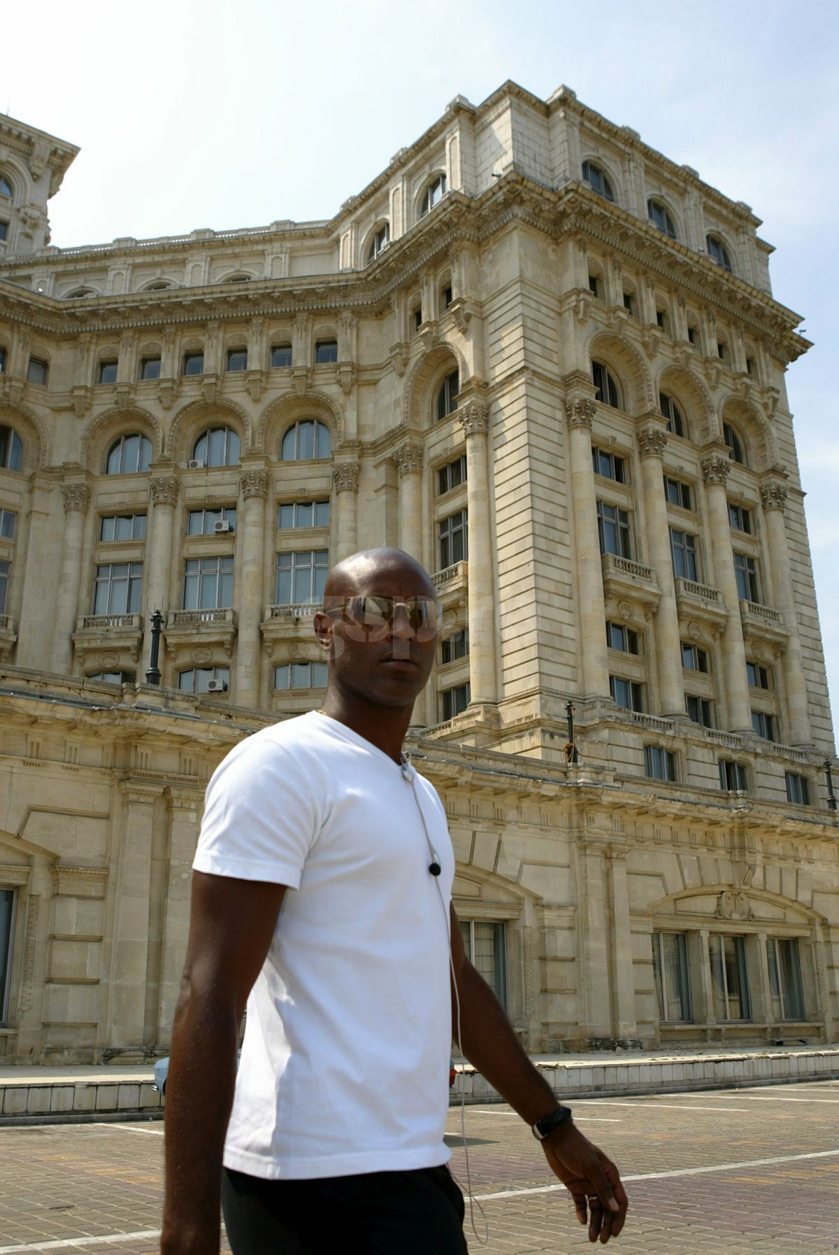 La 22 de ani de la aventura în România, francezul povestește: „Locuind la București, mi-am schimbat impresia despre voi”