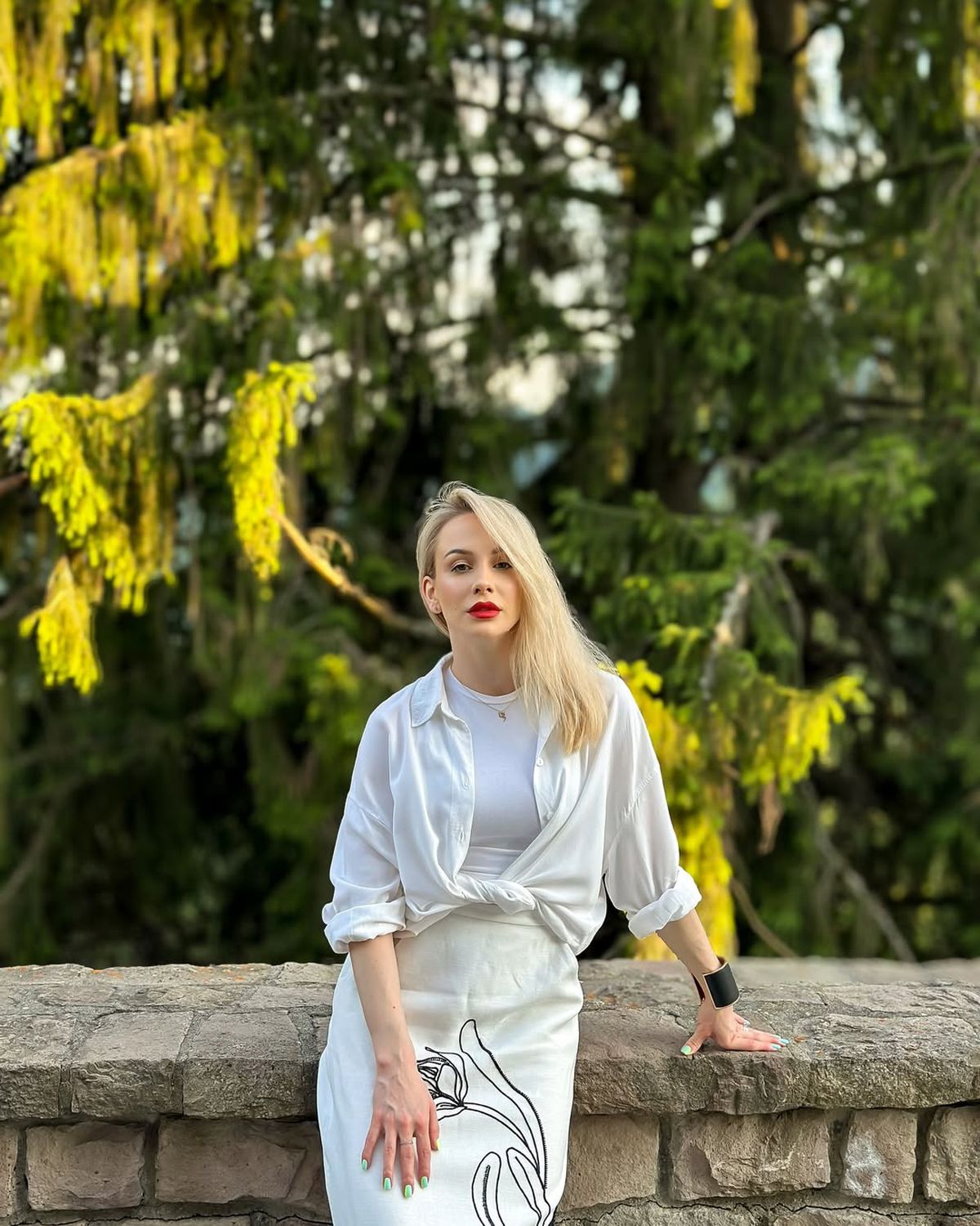 Sandra Izbașa, apariție de senzație pe scena de la Sala Palatului, alături de Andreea Esca și Lidia Buble: „Campioana blondă”