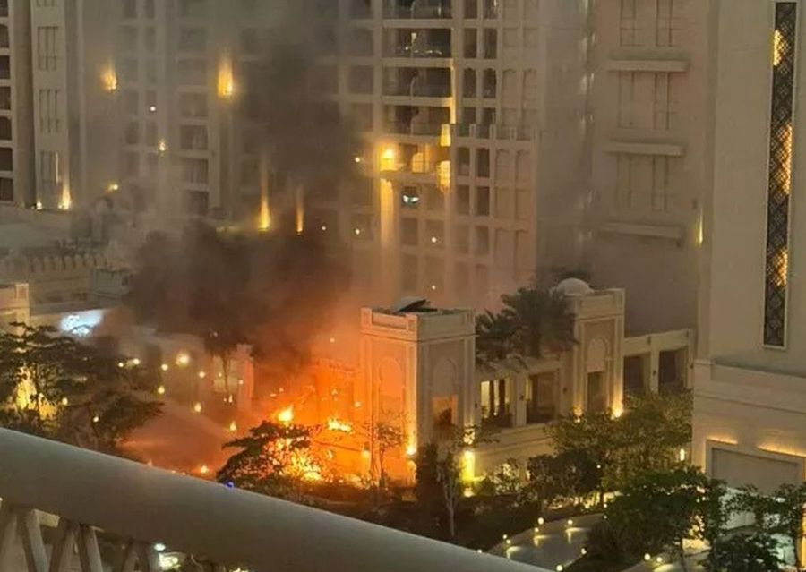 Explozii în Dubai, în urma valului de rachete lansate de Iran / Sursă foto: X „Nu mai dezinformați, nebunilor!” » În ciuda evidențelor, Anamaria Prodan ia în râs războiul din Orientul Mijlociu: „Noi locuim aici, suntem pe plajă, ne distrăm”