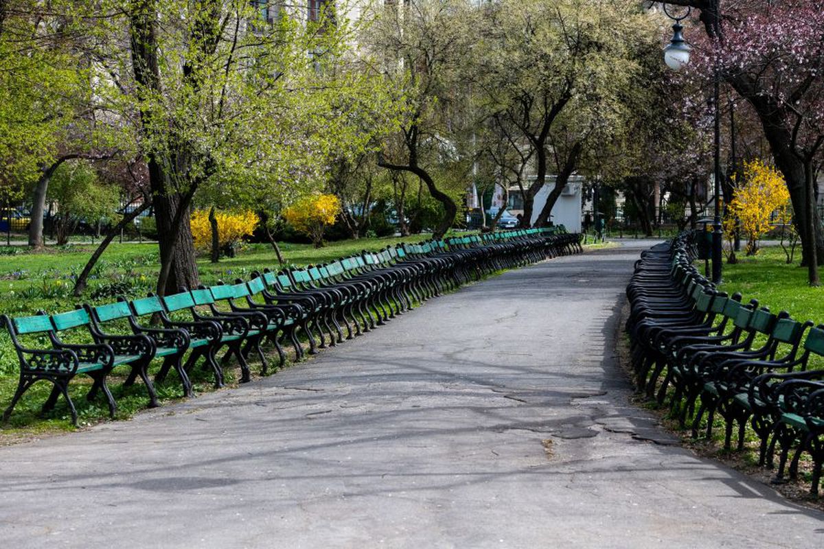 Parcurile din București au fost închise, din cauza pandemiei de COVID-19
