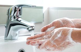 EDITORIAL Cristian Geambașu » Să ne spălăm pe mâini! Așa, și restul? + O observație care sper să ne mai descrețească frunțile