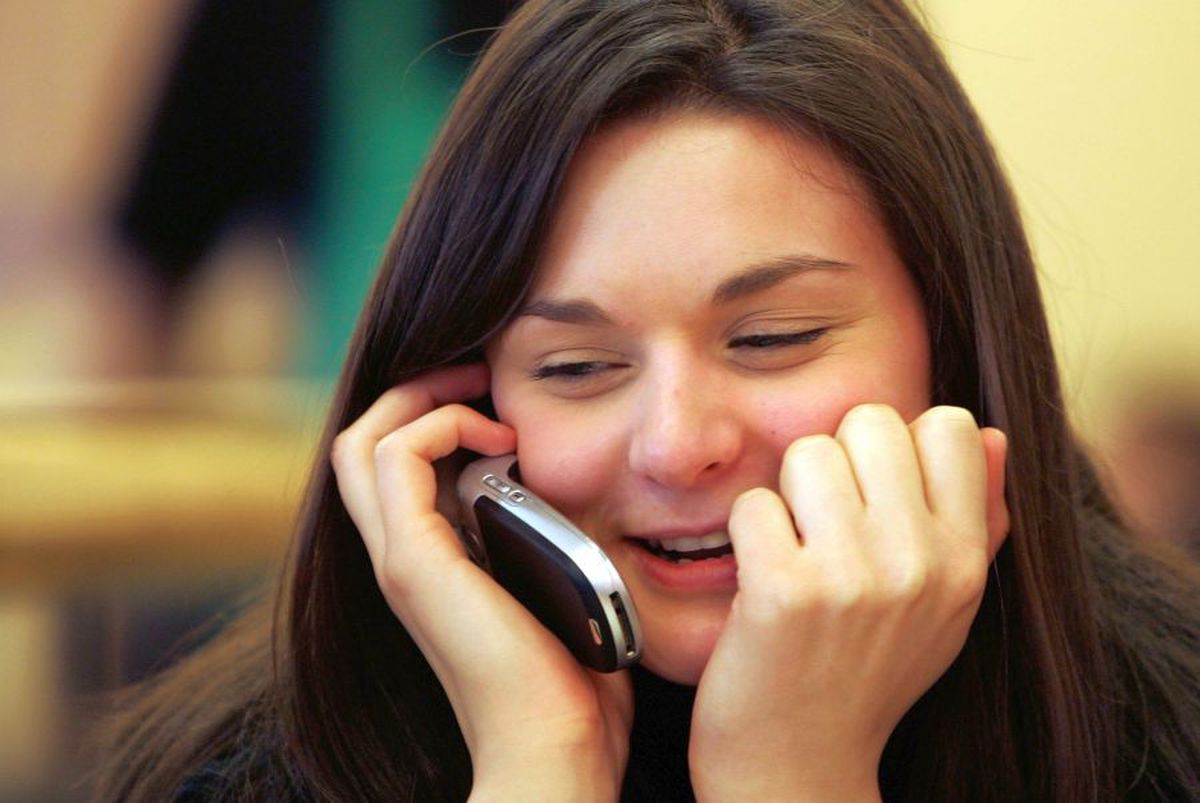 COVID-19 / Avertismentul lui Adrian Streinu Cercel: „Luăm virusul și îl ducem cu telefoanele mobile pe față”