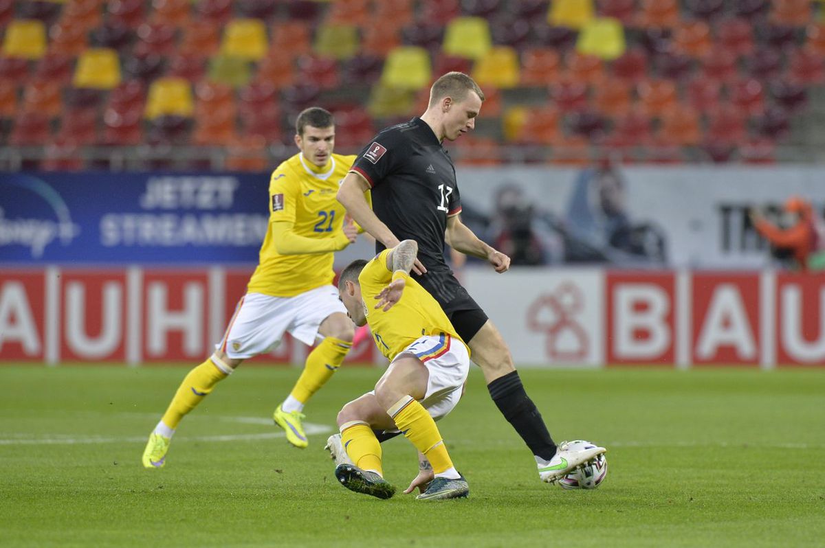 Mirel Rădoi nu l-a iertat pe Mario Camora! Ce mutări a fost nevoit să facă, după eroarea din prima repriză