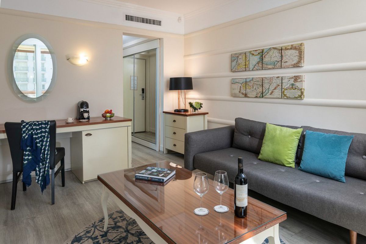 Hotelul Herods, Israel - România