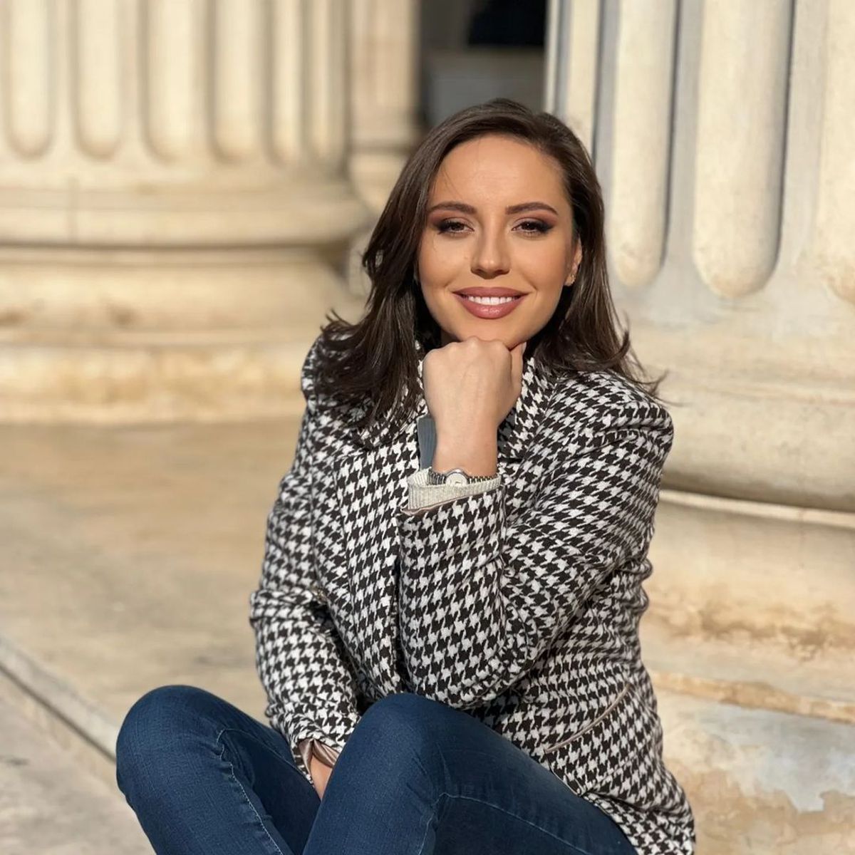 Prezentă pe Arena Națională » Prezentatoarea TV nu a ratat România - Belarus: „Îmi place Edi Iordănescu”