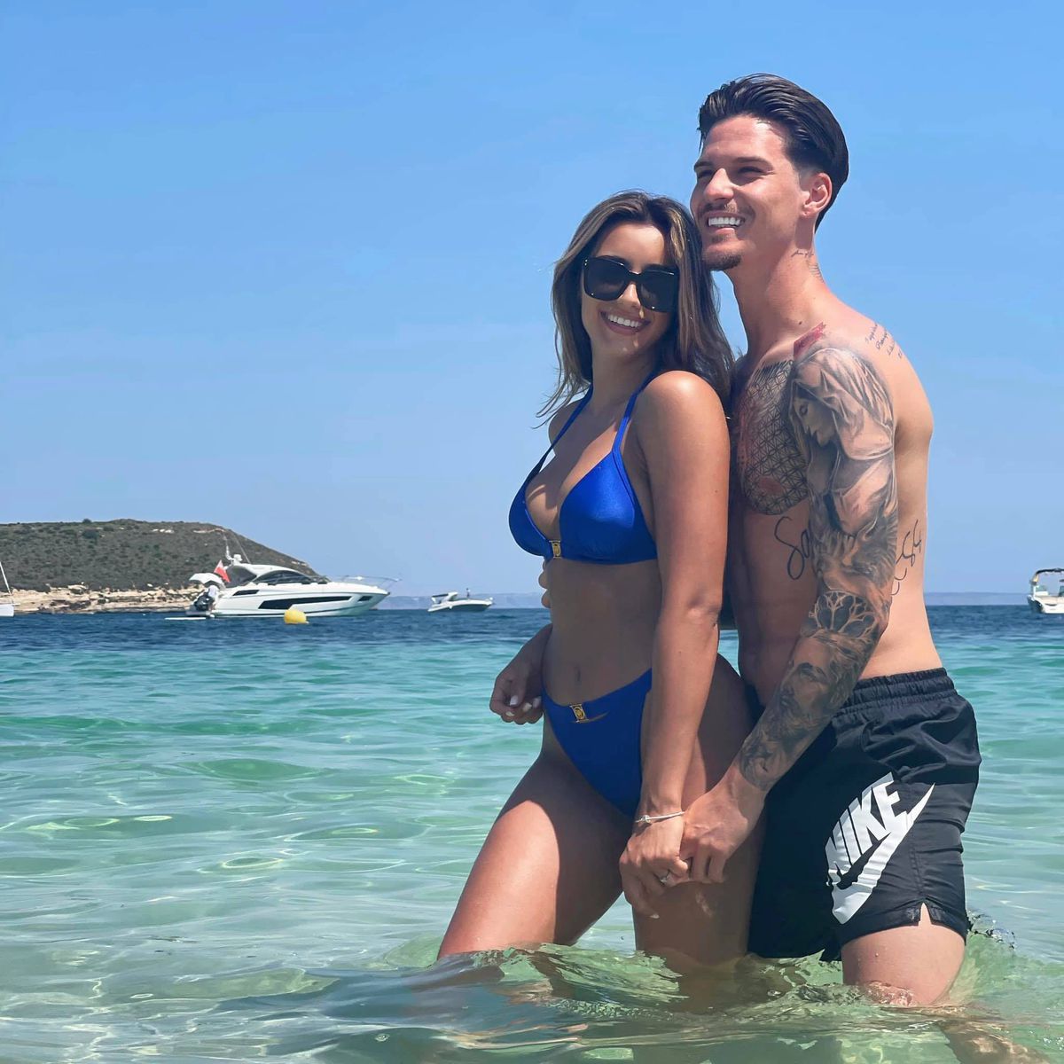 FOTO Ea se află în spatele formei de invidiat a lui Dennis Man! Cum arată fosta Miss Arad cu care fotbalistul se iubește de 7 ani