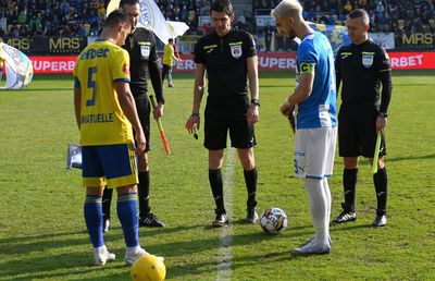 Căpitanul din Liga 1, obișnuit cu restanțele, s-a speriat și a sunat președintele: „Nașule, de ce am luat mai mulți bani?”