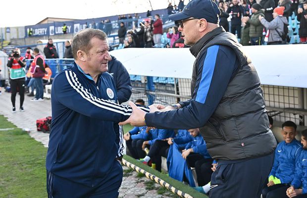 Doi internaționali de tineret, lăsați 12 ore în București după meciul din Armenia! Antrenorul din Superliga, iritat înaintea derby-ului: „Noi îi plătim”