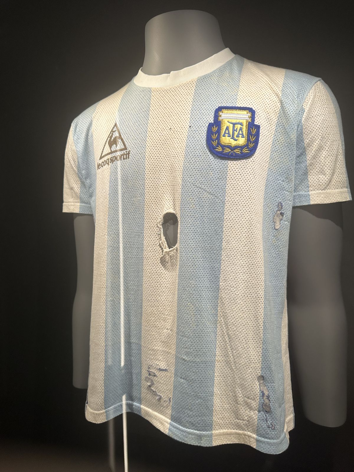 Galerie impresionantă de tricouri la muzeul fotbalului din Madrid