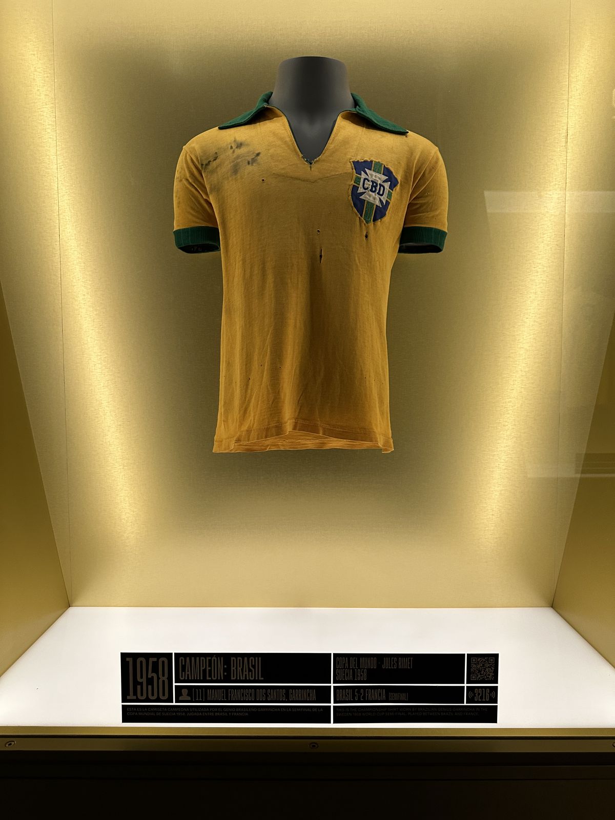 Galerie impresionantă de tricouri la muzeul fotbalului din Madrid